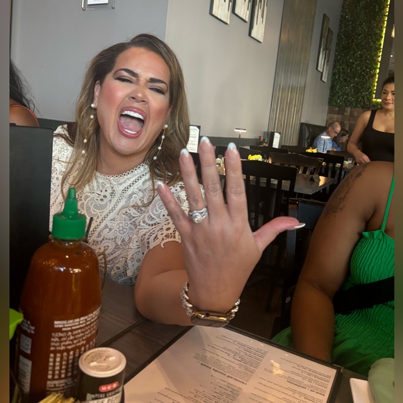 Meet your Posher, Teena - Picture 2 of 3